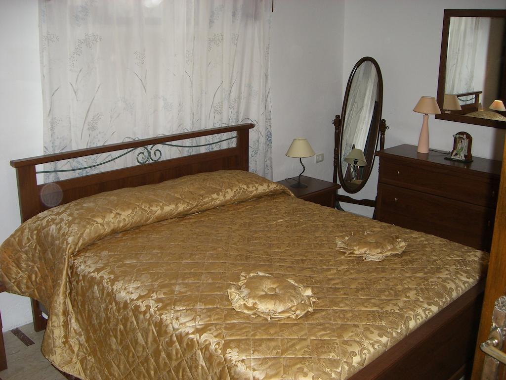 Sa Domu Sarda Casa Vacanza Piscinas Room photo