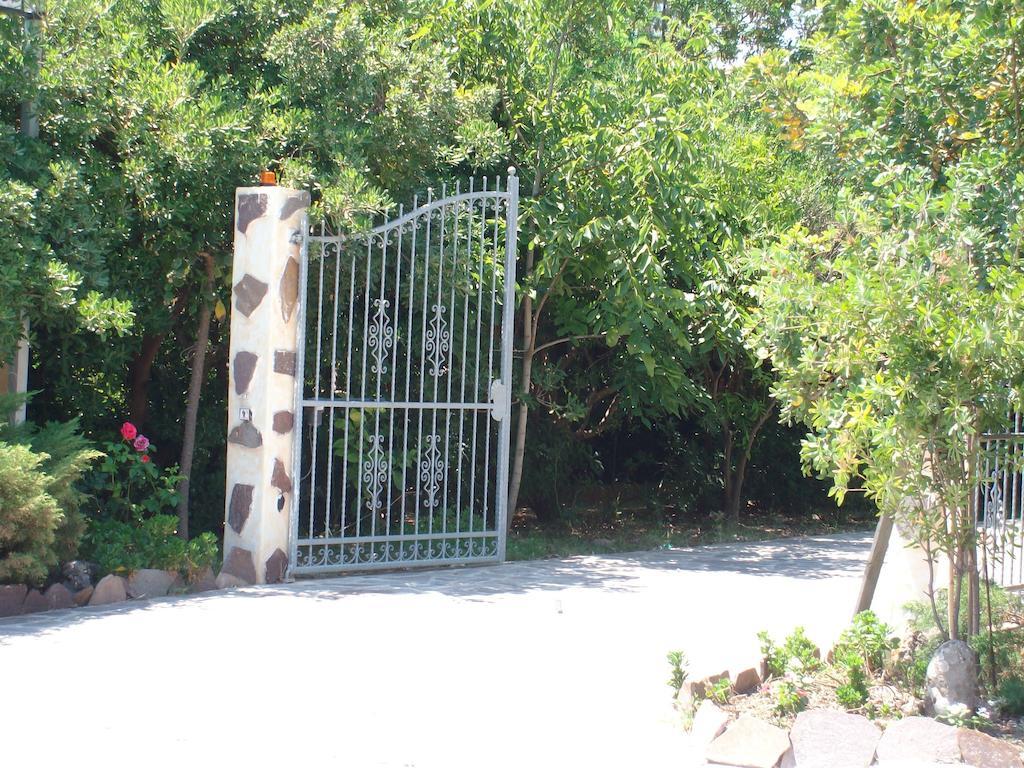 Sa Domu Sarda Casa Vacanza Piscinas Exterior photo